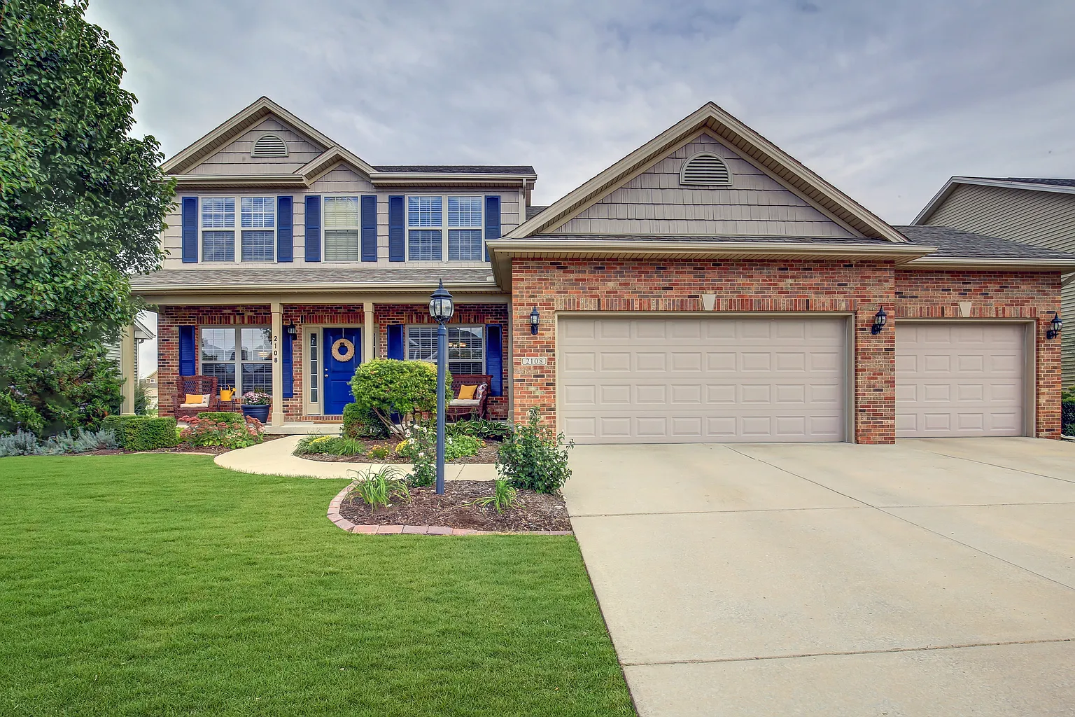 2108 Leahs Ln photo 1