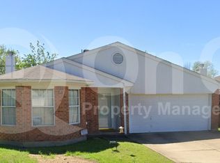 422 Blueberry Hill Ln, Mansfield, TX 76063