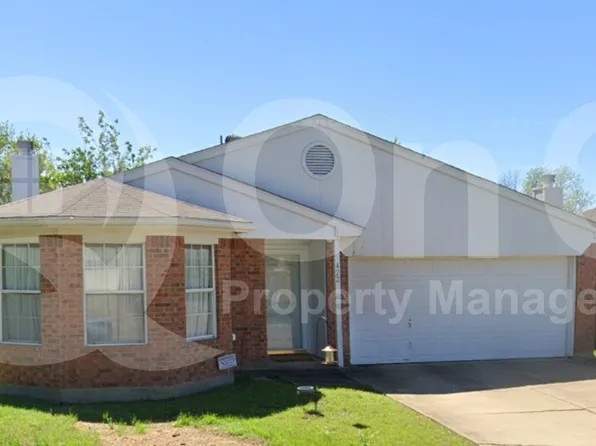 422 Blueberry Hill Ln, Mansfield, TX 76063