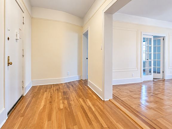 2nd image of 7101 Colonial Rd APT L3c