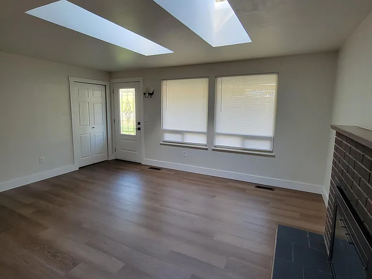 2480 Lund Ave SE — Photo 11