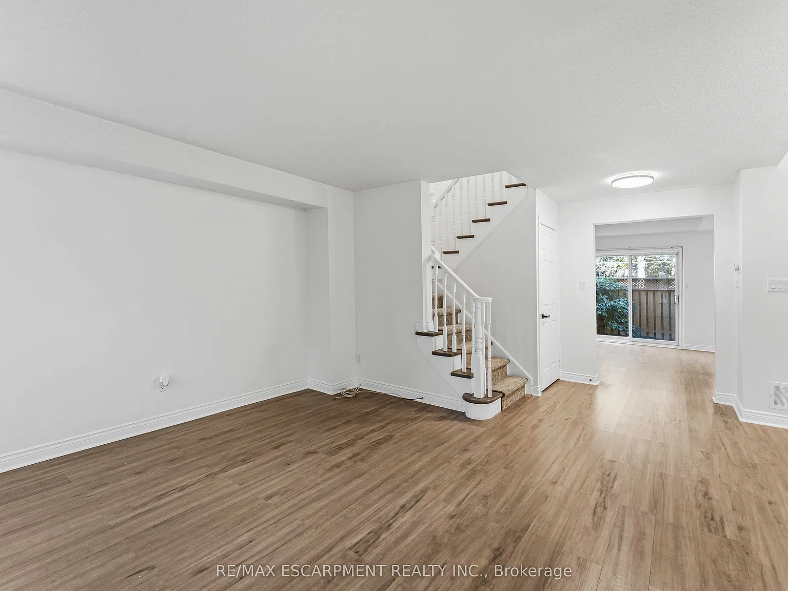 3 bed, $3,200 — Photo 3