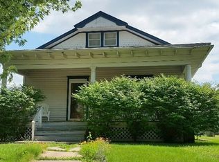 724 N 10th St Beatrice NE 68310 Zillow