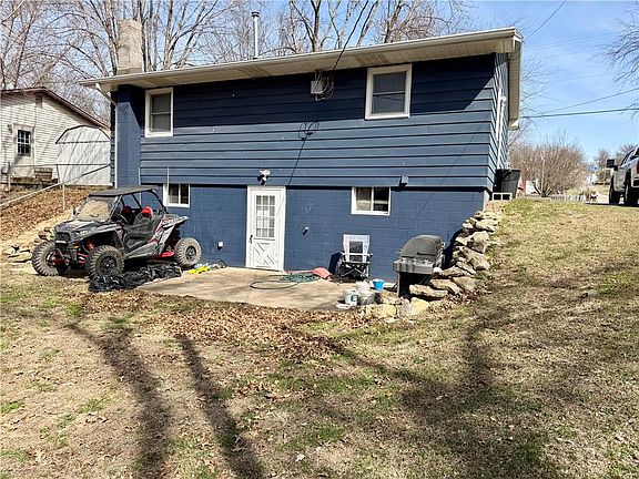 3rd image of 902 N 9th St