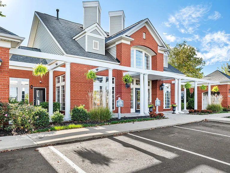 Leasing Center Exterior Parking