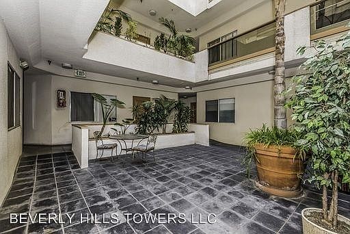 1st image of 125 N Doheny Dr APT 203