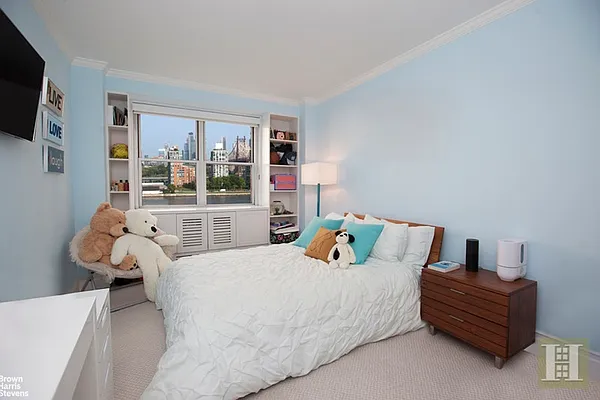 Sold by Brown Harris Stevens | media 6