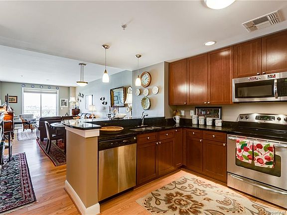 5th image of 210 Rocketts Way Unit 608
