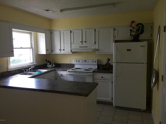 3rd image of 139 W Victoria Ct APT C