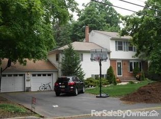 24 Deerfield Dr, Florham Park, NJ 07932