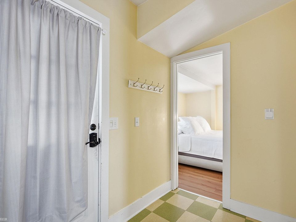 1660 Beechmont St, photo 26