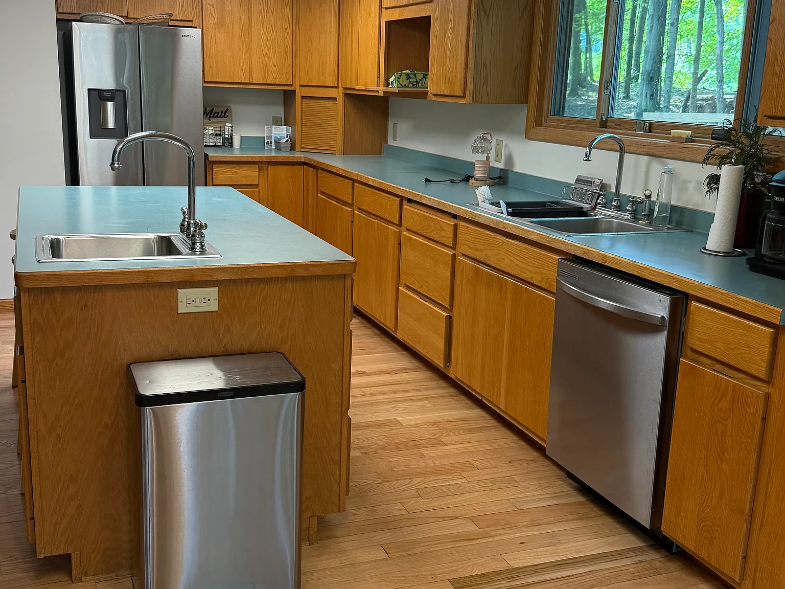 4 bed, 1728 sqft, $2,400 — Photo 3