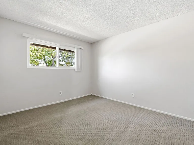 16002 Pasadena Ave — Photo 8