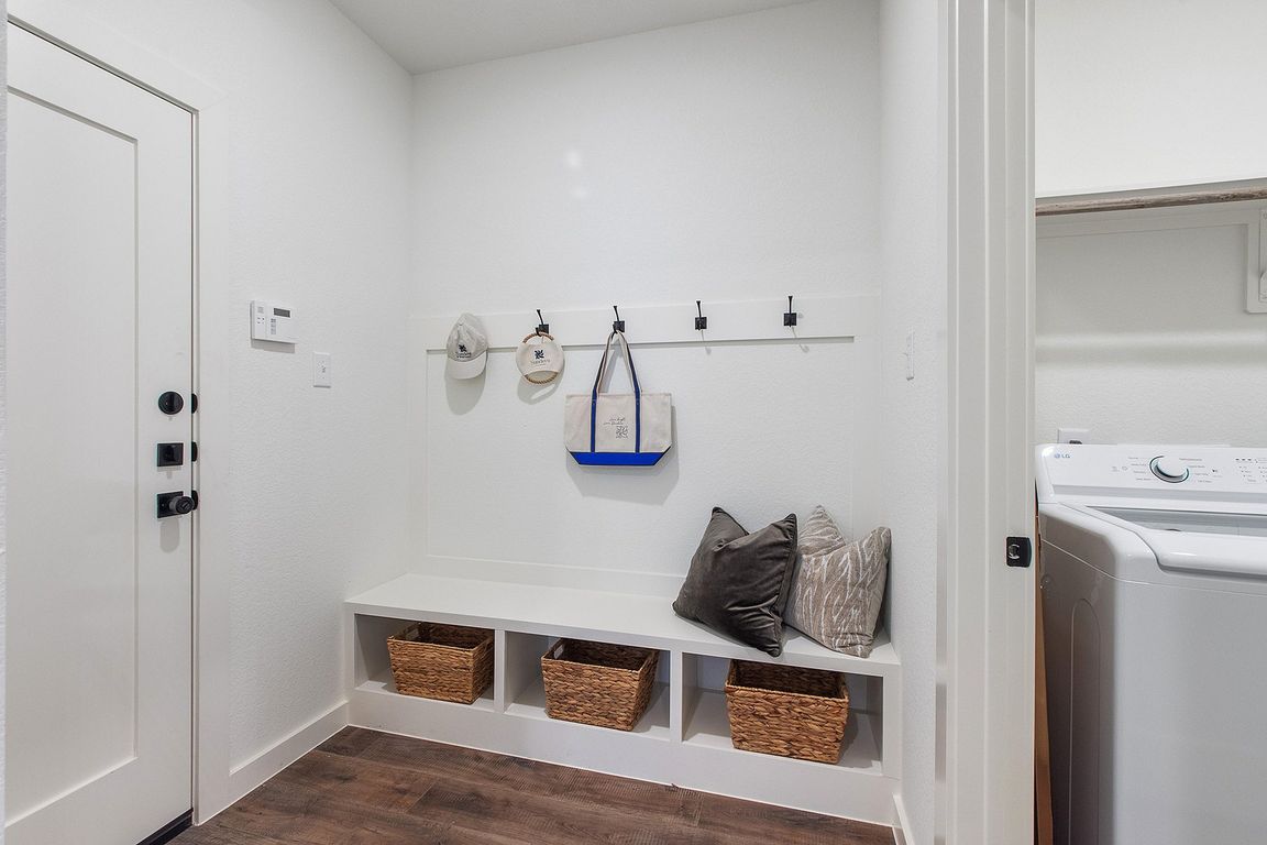 4A | 4 Bed / 2.5 Bath - Entrance