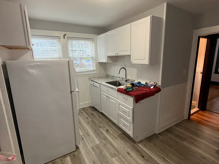75 Sterling St #A — Photo 15