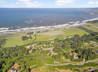 400 Spyglass Rd, Smith River, CA 95567