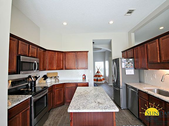 4th image of 1705 Cartier Pl