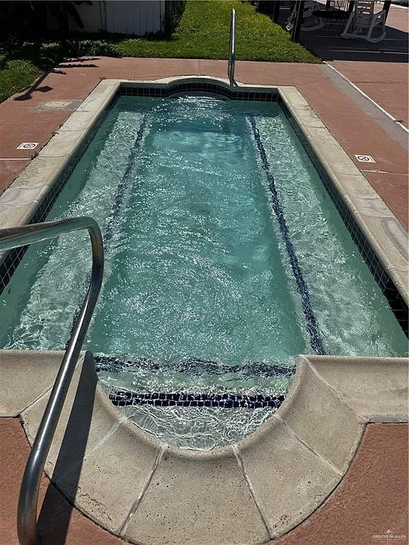 2 bed, 2.5 bath, 1230 sqft, $950 — Photo 4