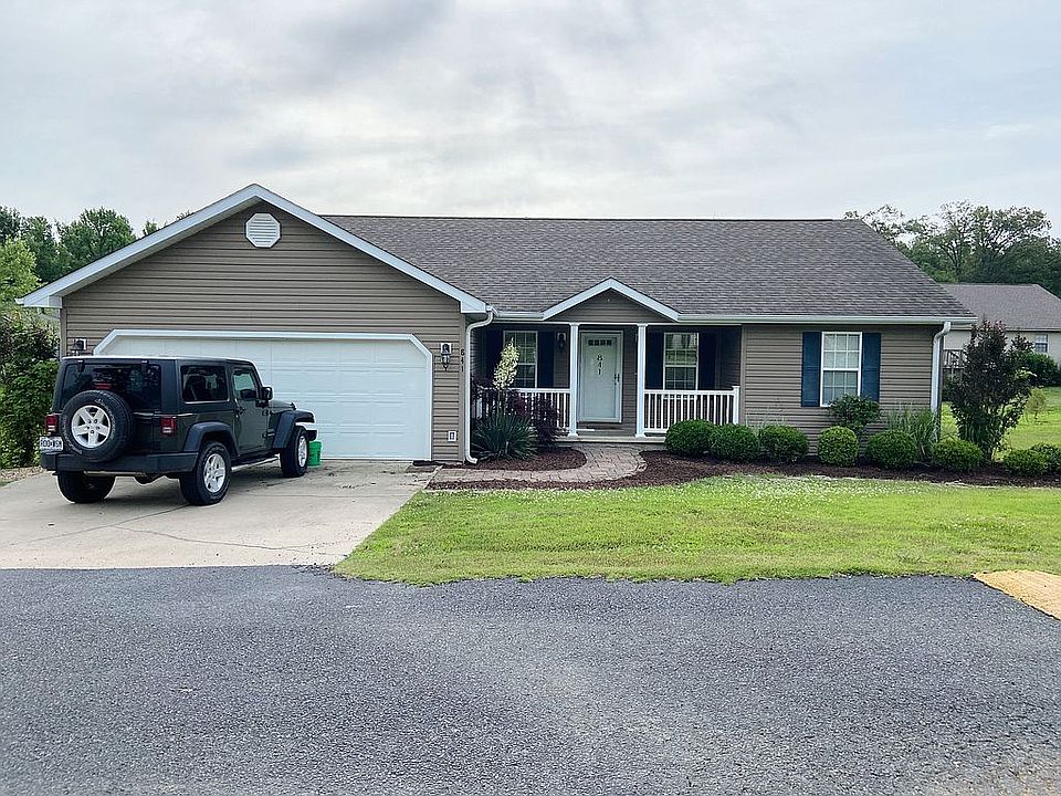 1st image of 841 Sunny Valley Ln