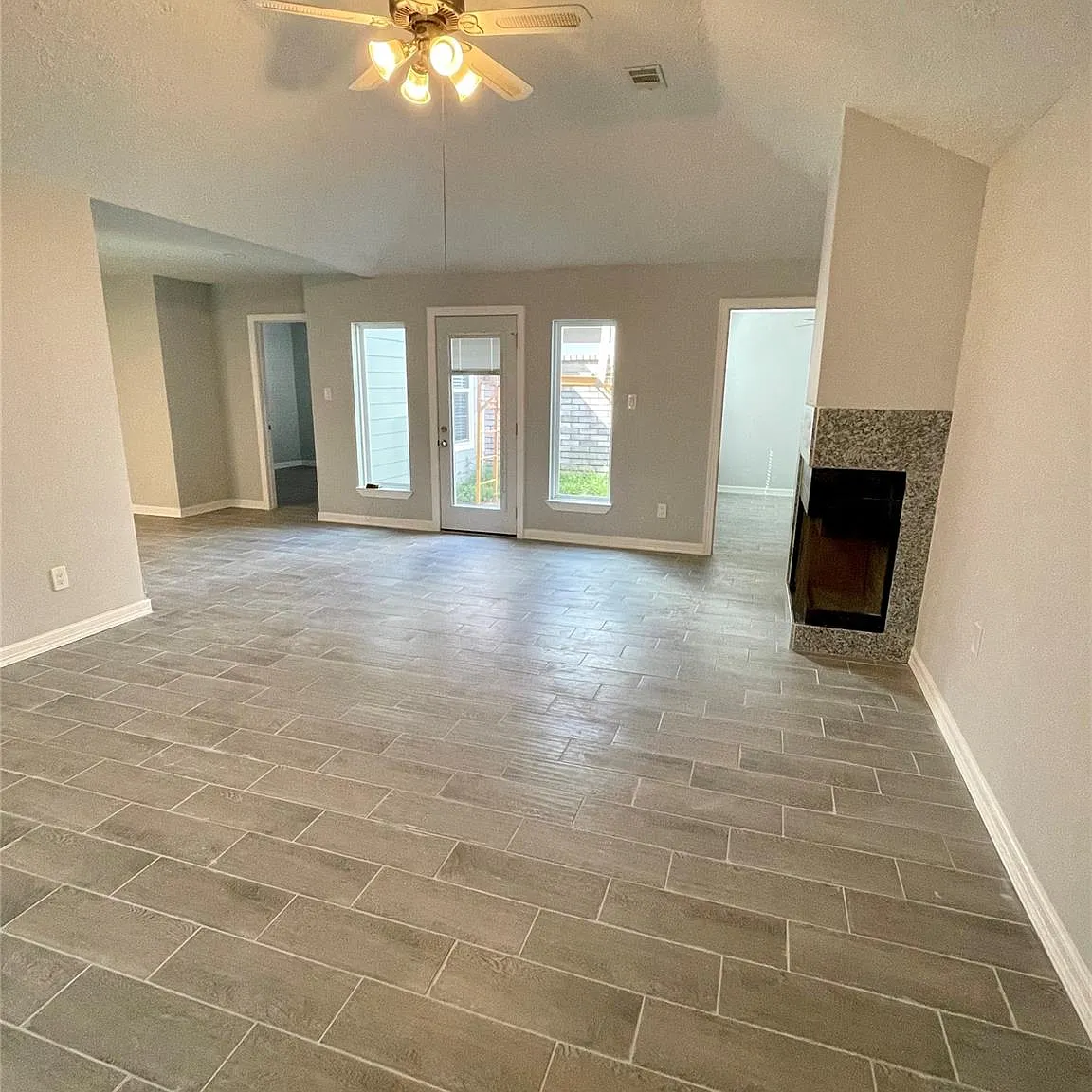 4 bed, 2.0 bath, 1663 sqft, $1,900 — Photo 4