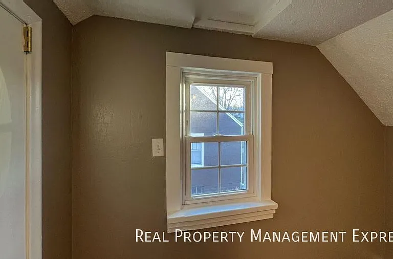808 S Glendale Ave — Photo 10