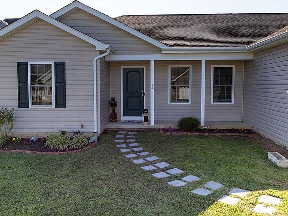 3rd image of 812 Duckwoods Ln