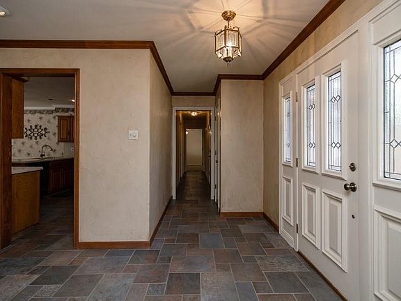 4th image of 1407 Woodbine St
