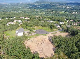 82 Overlook Rd, Pomona, NY 10970