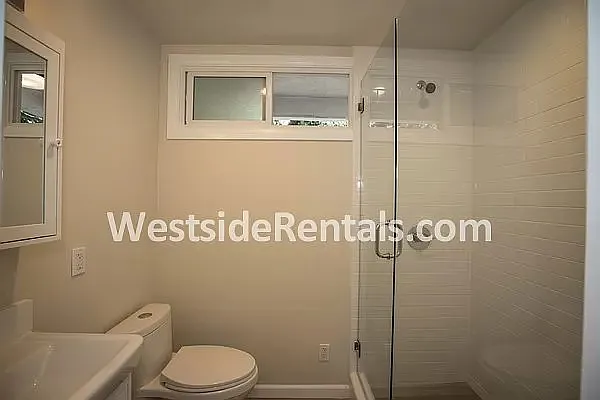 1760 Malcolm Ave #1760 — Photo 9