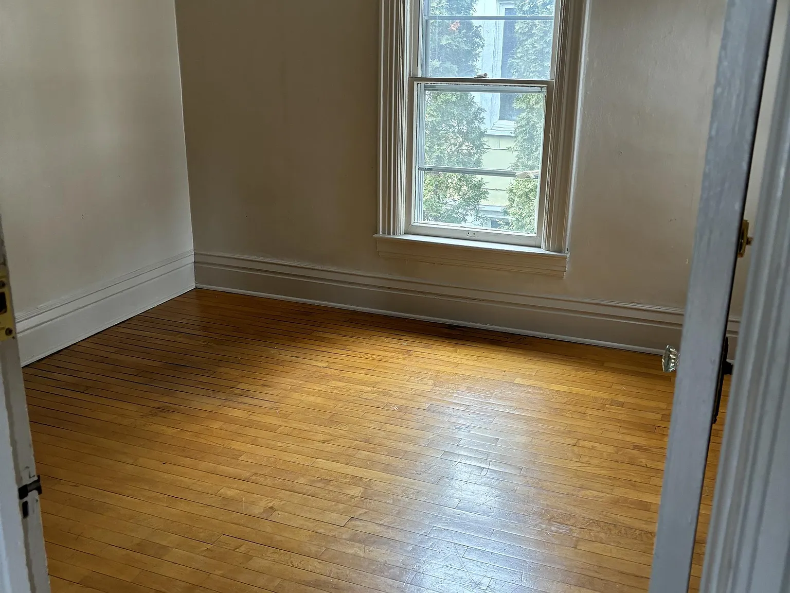 717 Scott Avenue - upper — Photo 2
