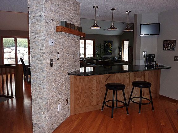 stone wall kitchen bar