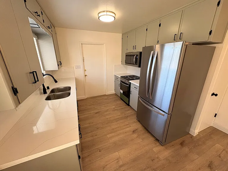 1608 S Central Street 1610 St — Photo 4