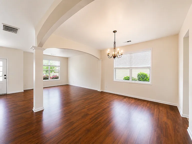 11 Phaeton Ave — Photo 5