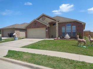 3100 Royal Crest Dr, Fort Worth, TX 76140