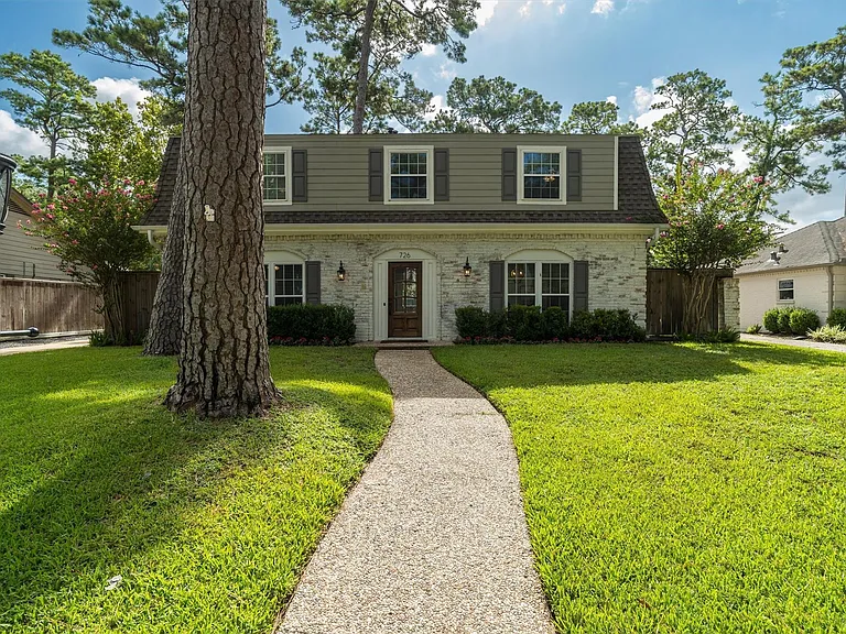 726 Thistlewood Dr — Photo 1