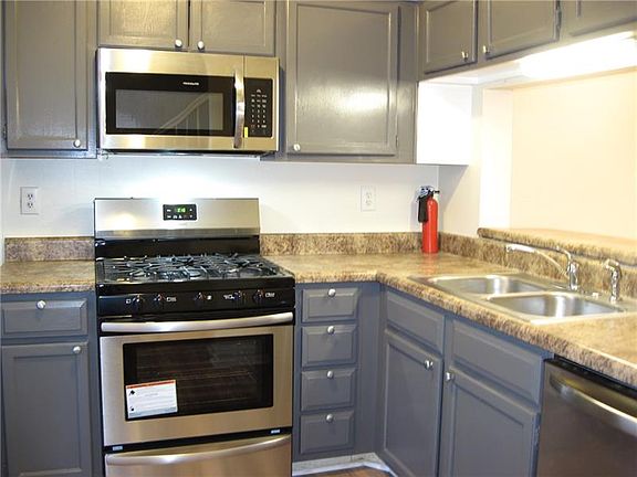 4th image of 6630 Wellington Sq #3