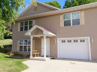 1213 E Bremer Ave, Waverly, IA 50677