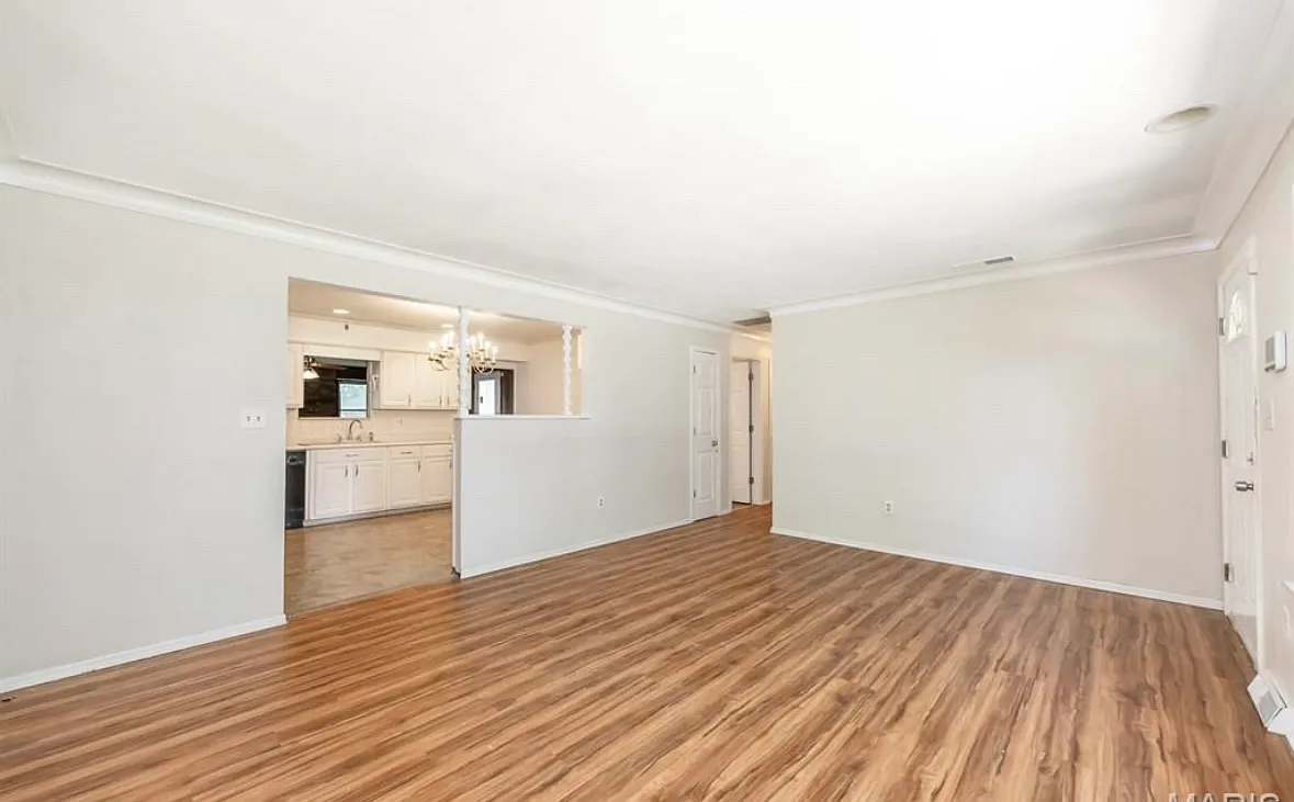 3 bed, 1500 sqft, $1,725 — Photo 3