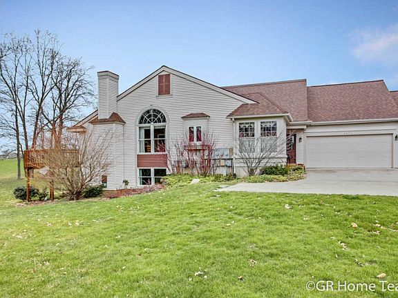 3rd image of 3371 English Hills Dr NW