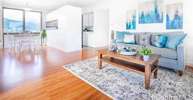 2nd image of 2333 Kapiolani Blvd APT 2703