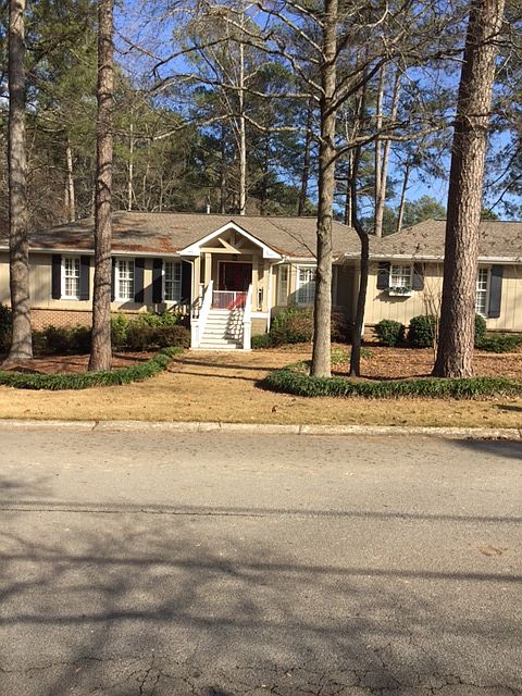 1st image of 1127 Valley Dr NE