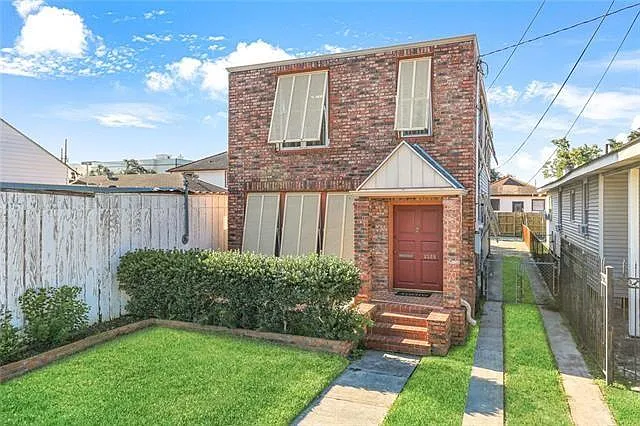 2 bed, 1.5 bath, 1100 sqft, $1,550 — Photo 2
