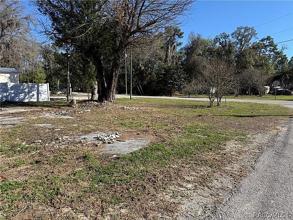 5th image of 589 N Palm Ridge Ave