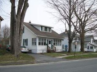 36 Meadow Ln, Pittsfield, MA 01201