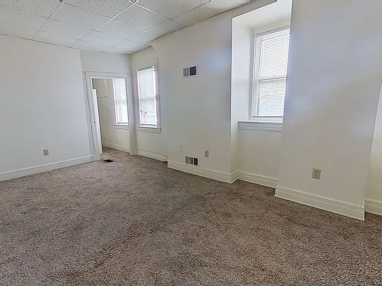 202 E King St #1 — Photo 5
