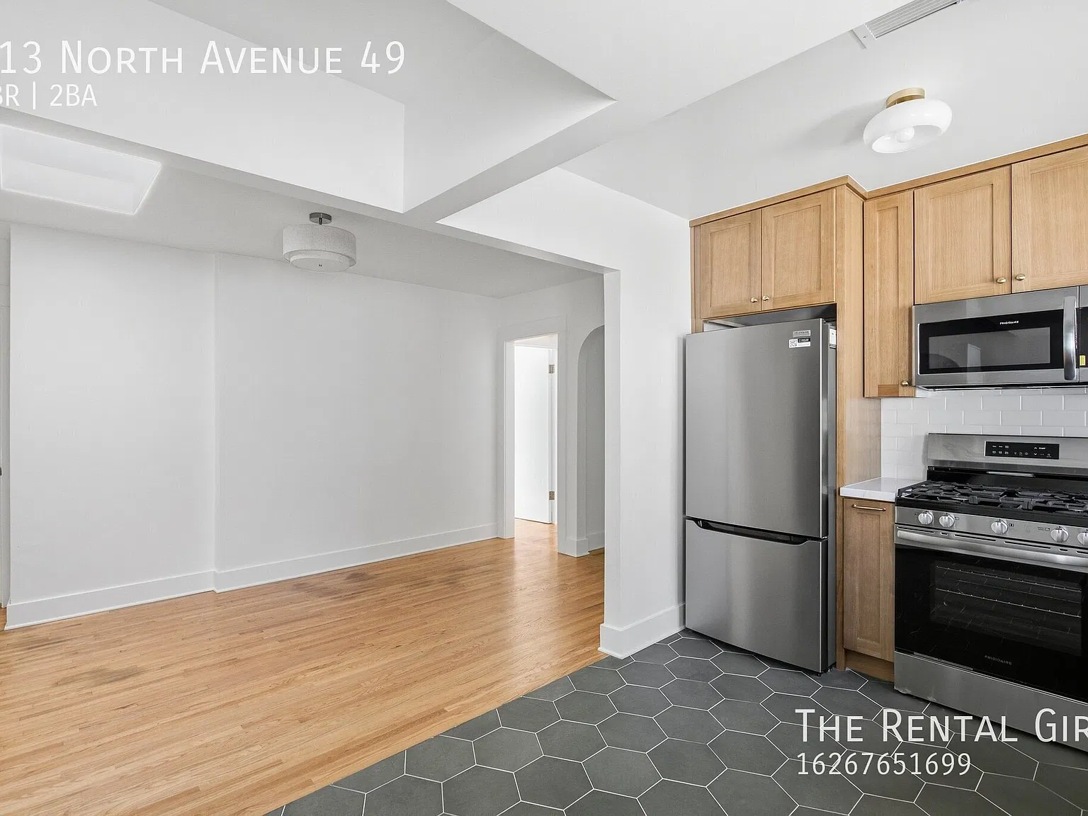 Northeast LA Charmer | Updated 3 Bedroom/ 2 Bathroom Single Family Front House | Cathedral Ceilin... — Photo 4
