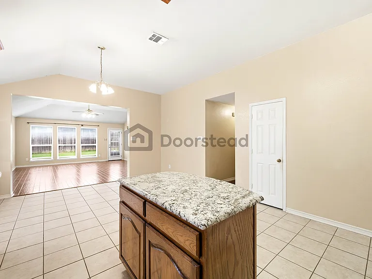 15809 Ducote Dr — Photo 16