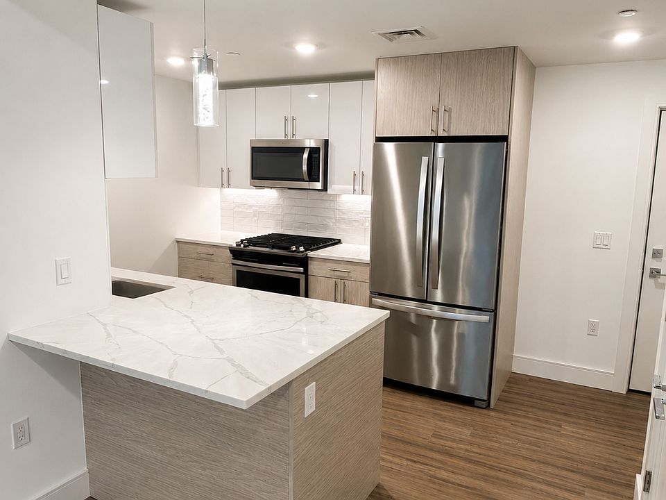 1st image of 386 Market St #206