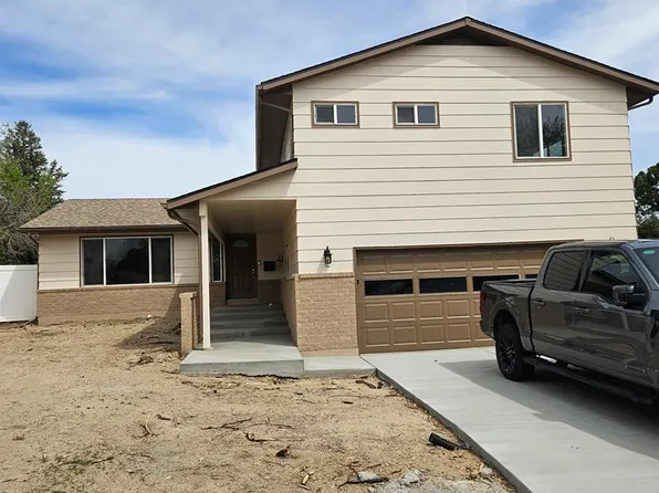 9 Briargate Pl, Pueblo, CO 81001