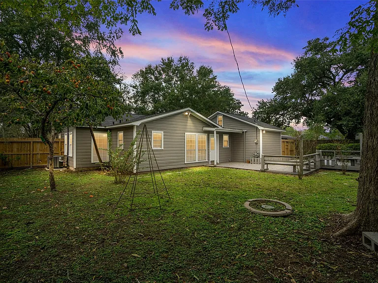 1110 Woods Dr — Photo 28